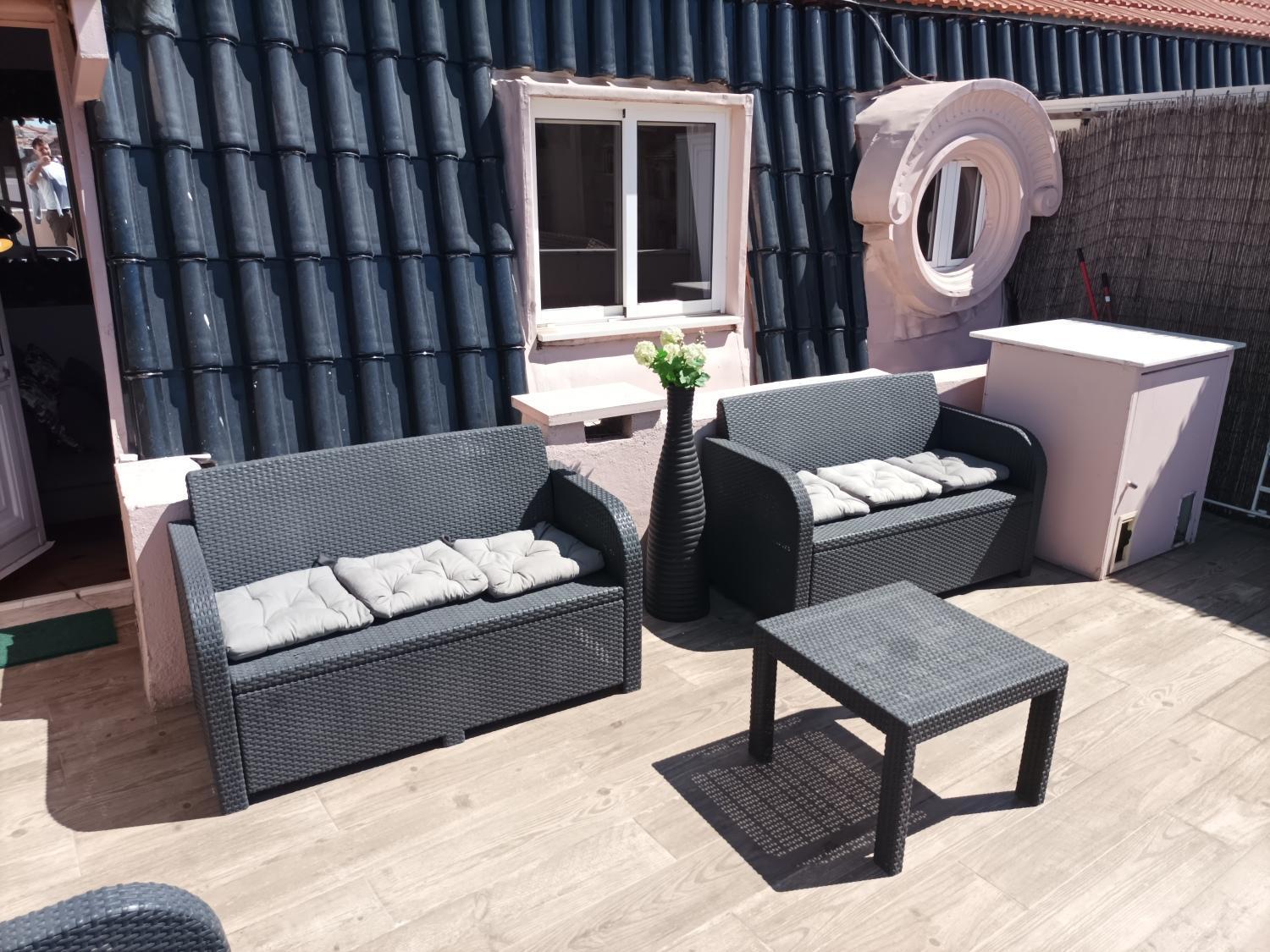Open Trace 2 Bedroom Located Centeral Lisbon